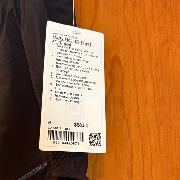 Lululemon NWT Hotty Hot HR Black 4” Shorts - Picture 2 of 5